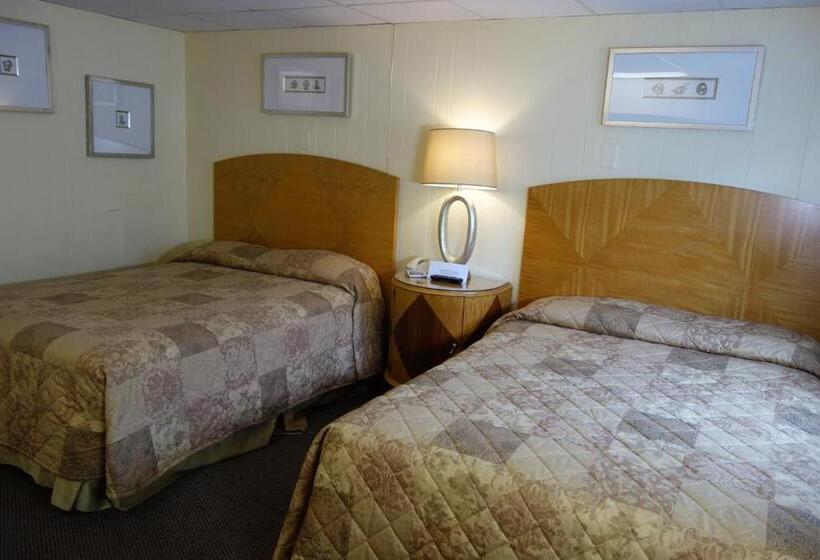 غرفة قياسية مطلّة علي حمام السباحة, The Amethyst Beach Motel