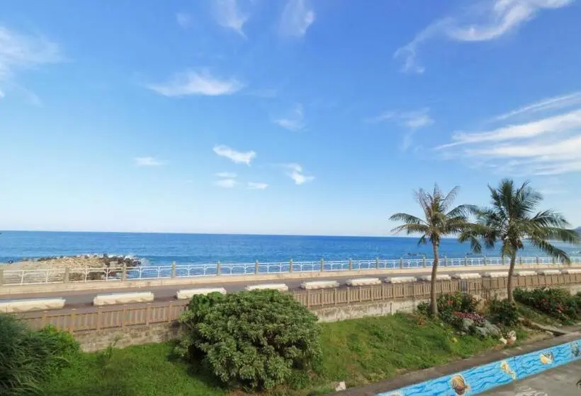 اتاق استاندارد با چشم‌انداز دریا, Two Home Inn