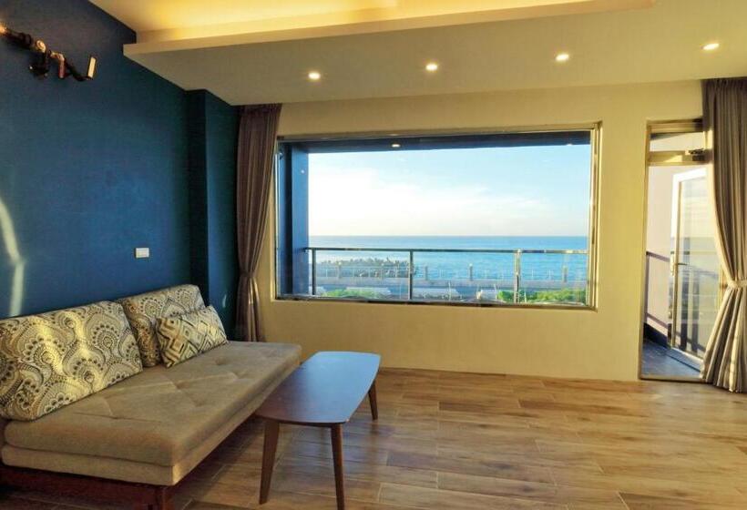 اتاق استاندارد با چشم‌انداز دریا, Two Home Inn