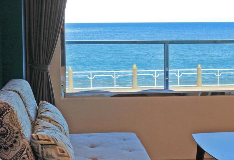 اتاق استاندارد با چشم‌انداز دریا, Two Home Inn