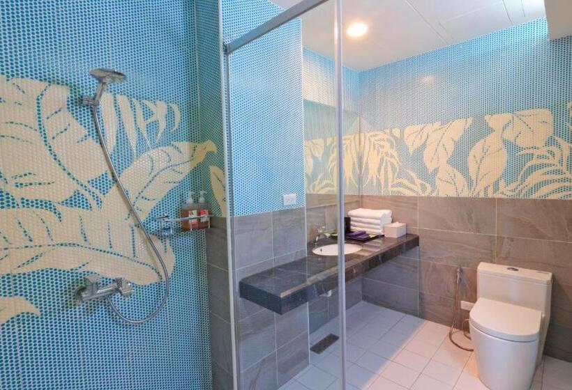 اتاق استاندارد چهار تخته با چشم‌انداز دریا, Two Home Inn