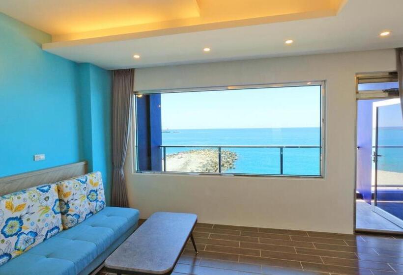 اتاق استاندارد چهار تخته با چشم‌انداز دریا, Two Home Inn