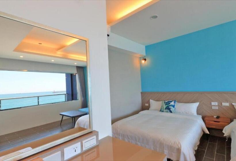 اتاق استاندارد چهار تخته با چشم‌انداز دریا, Two Home Inn