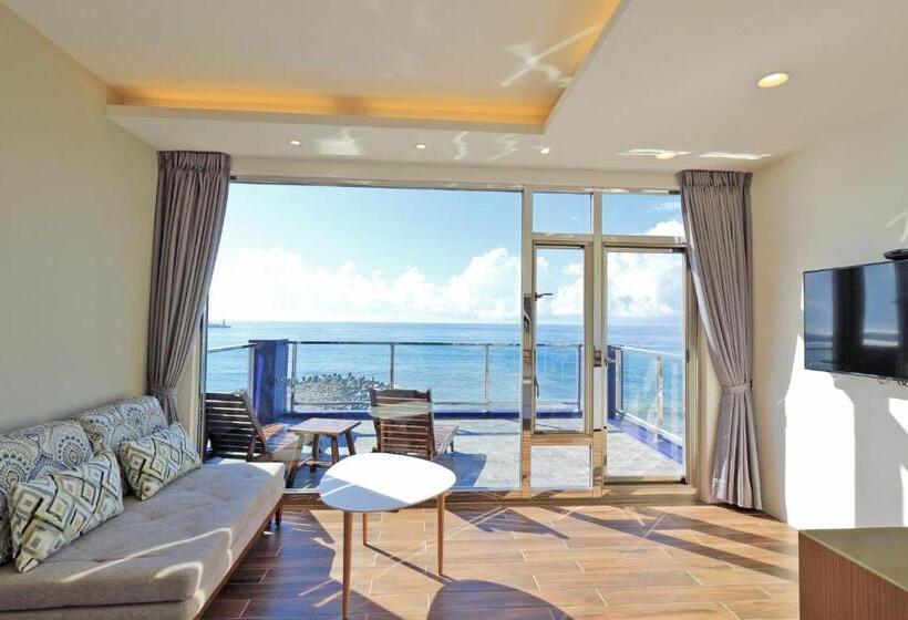 اتاق استاندارد با بالکن و چشم‌انداز دریا, Two Home Inn