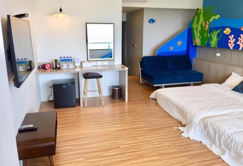 اتاق خانوادگی, Two Home Inn