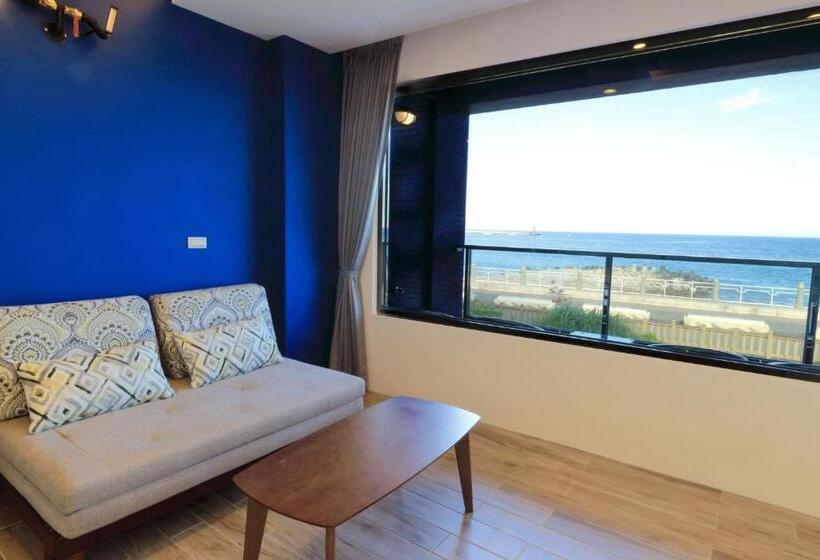 اتاق استاندارد با چشم‌انداز دریا, Two Home Inn