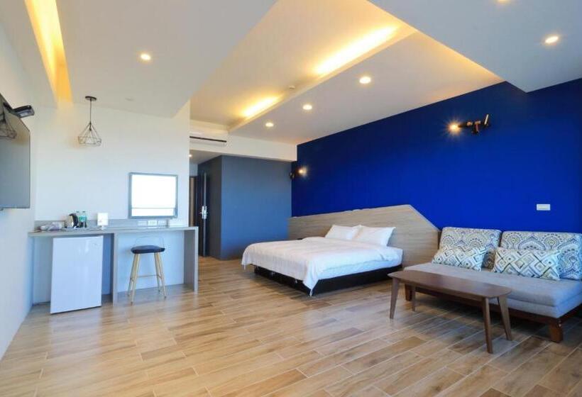 اتاق استاندارد با چشم‌انداز دریا, Two Home Inn