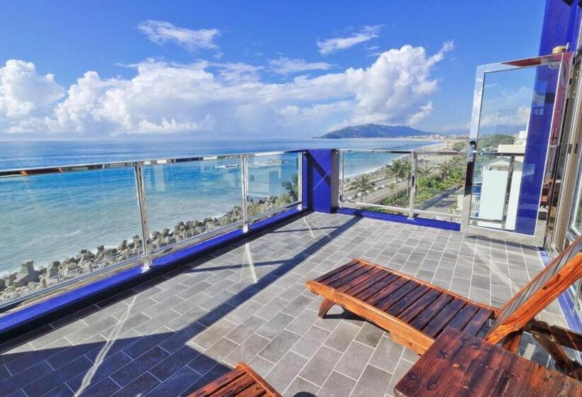 اتاق استاندارد با بالکن و چشم‌انداز دریا, Two Home Inn