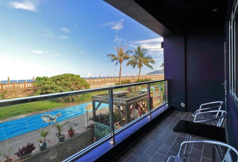 اتاق خانوادگی, Two Home Inn