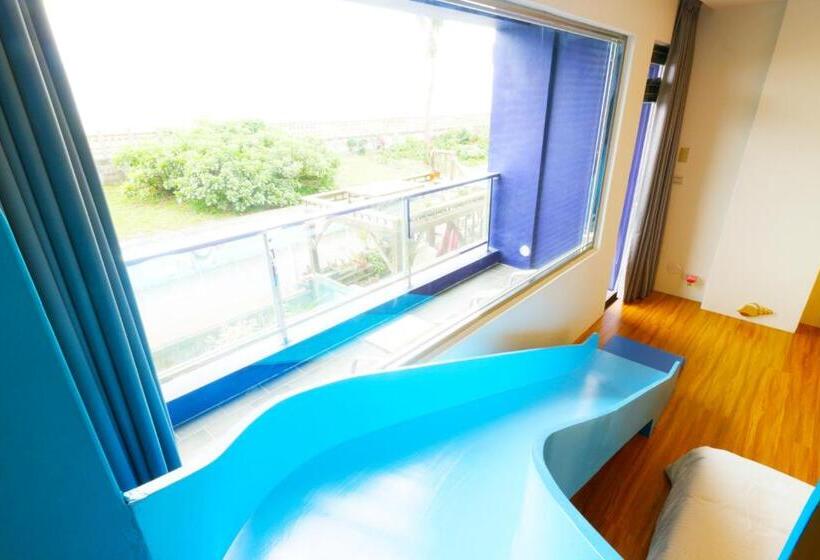 اتاق خانوادگی, Two Home Inn