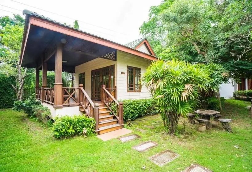 کابین, Anyamanee Resort