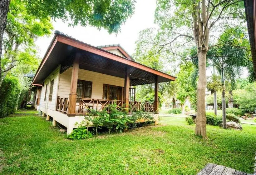 کابین, Anyamanee Resort