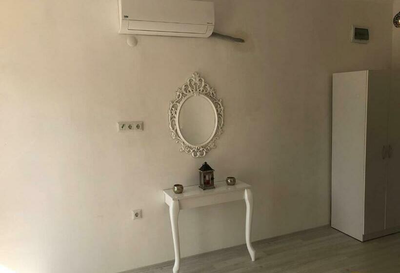 חדר דלוקס, Aroma Butik