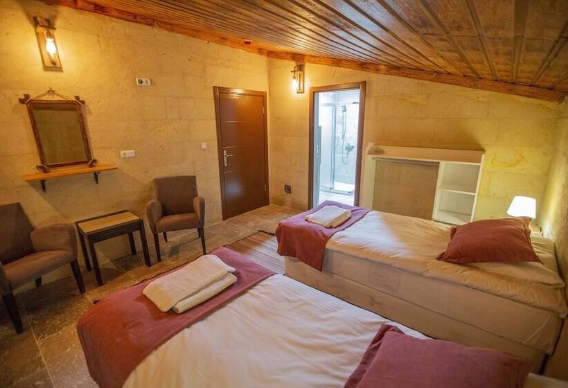 اتاق اکونومی, Capiedra