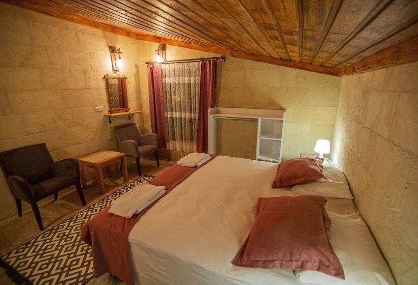 اتاق اکونومی, Capiedra