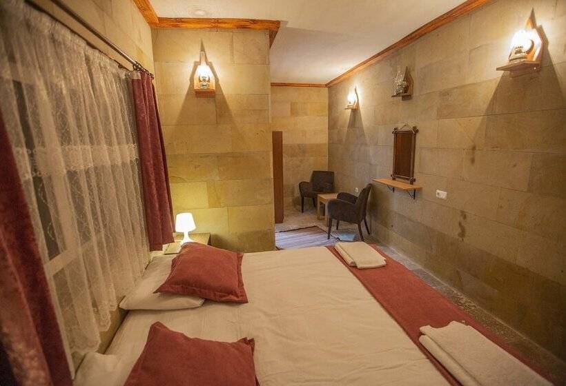 اتاق اکونومی, Capiedra