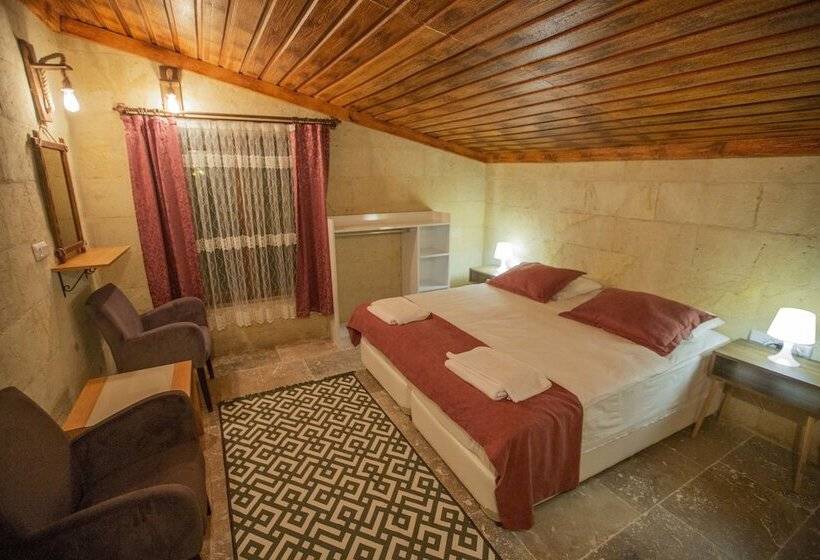 اتاق اکونومی, Capiedra