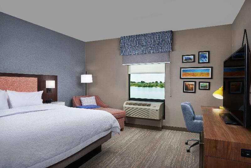 Номер Стандартный с Видом, Hampton Inn By Hilton Burley