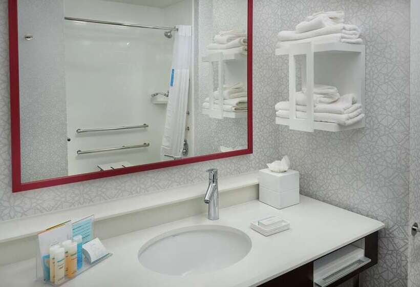 Номер Стандартный с Видом, Hampton Inn By Hilton Burley