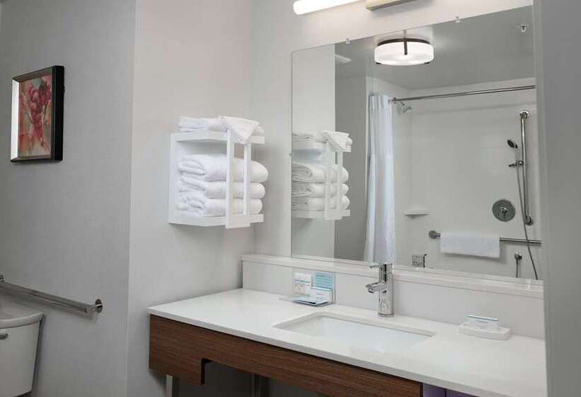 Номер Стандарт, Hampton Inn By Hilton Burley