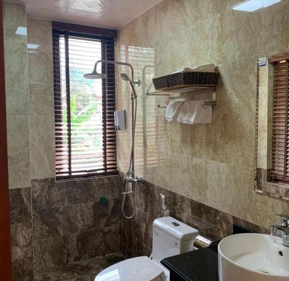 اتاق لوکس, Sapa Melody