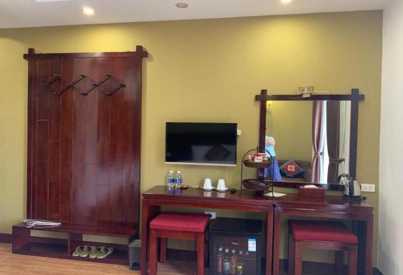 اتاق لوکس, Sapa Melody