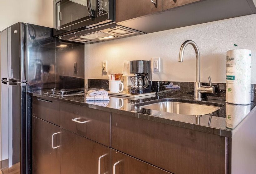 اتاق لوکس, Studio 6 Lake Charles