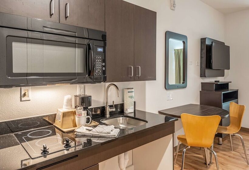 اتاق لوکس, Studio 6 Lake Charles