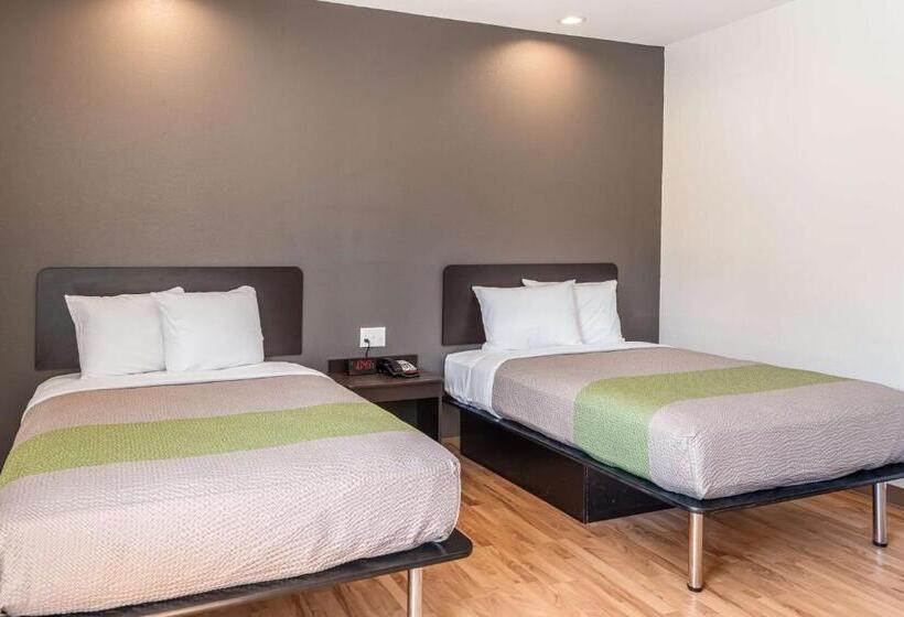 اتاق استاندارد چهار تخته, Studio 6 Lake Charles