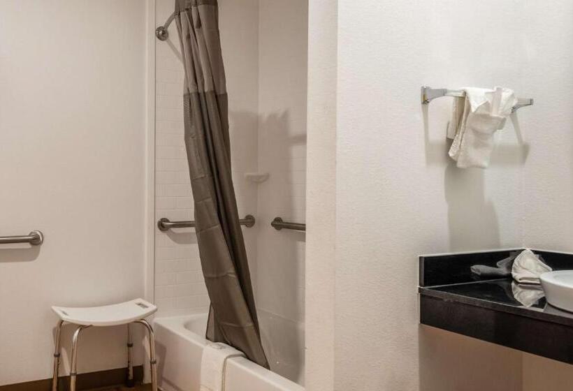 اتاق استاندارد با تخت بزرگ برای معلولان, Studio 6 Lake Charles