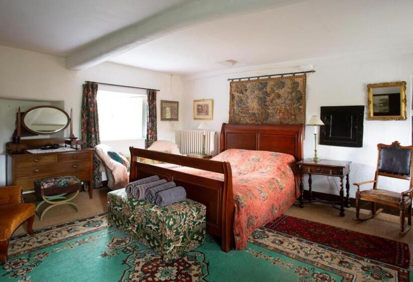 Номер Deluxe, Johnby Hall