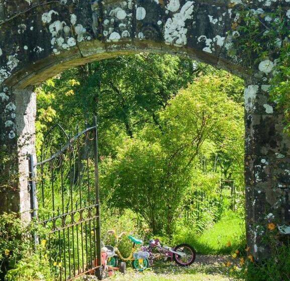 Номер Deluxe, Johnby Hall