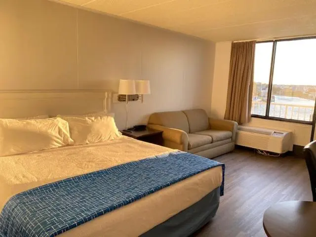 キングサイズベッドのスタンダードルーム, Fenwick Islander Motel