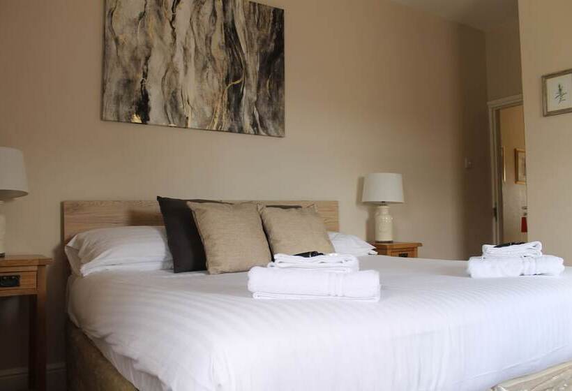 スタンダードルーム, The Red Lion