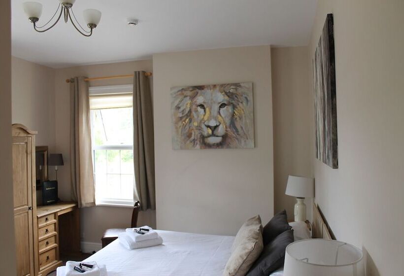 スタンダードルーム, The Red Lion