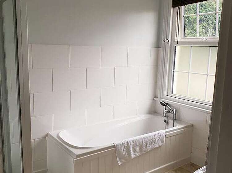 スタンダードルーム, The Red Lion