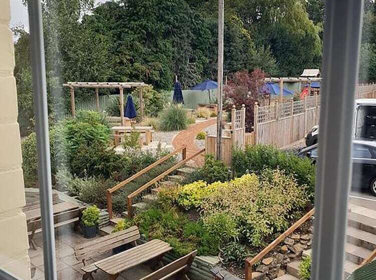 スタンダードルーム, The Red Lion