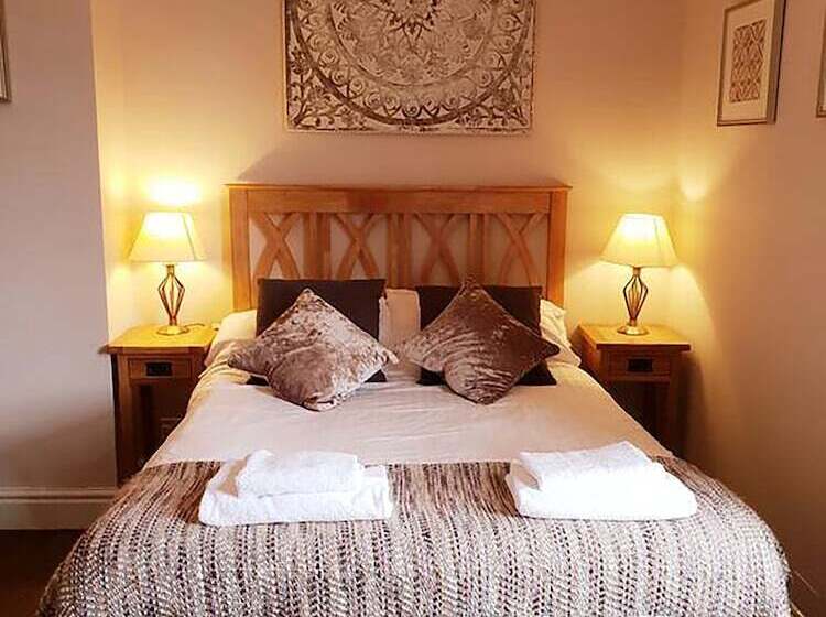 スタンダードルーム, The Red Lion