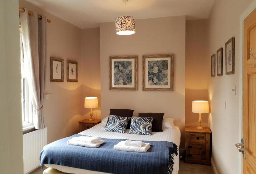 スタンダードルーム, The Red Lion