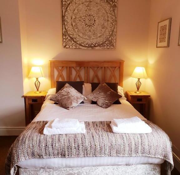 デラックスルーム, The Red Lion