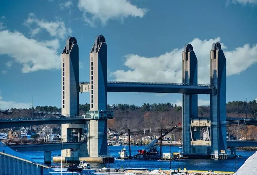 スイート, Ac Hotel By Marriott Portsmouth Downtown/waterfront