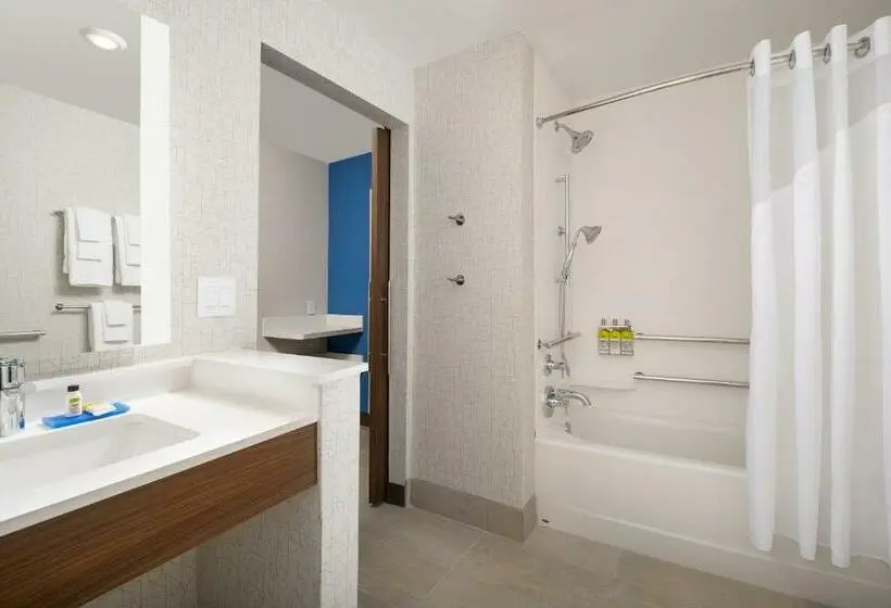 障害者適応デラックスルーム, Holiday Inn Express & Suites Kingsland I 95 Naval Base Area, An Ihg