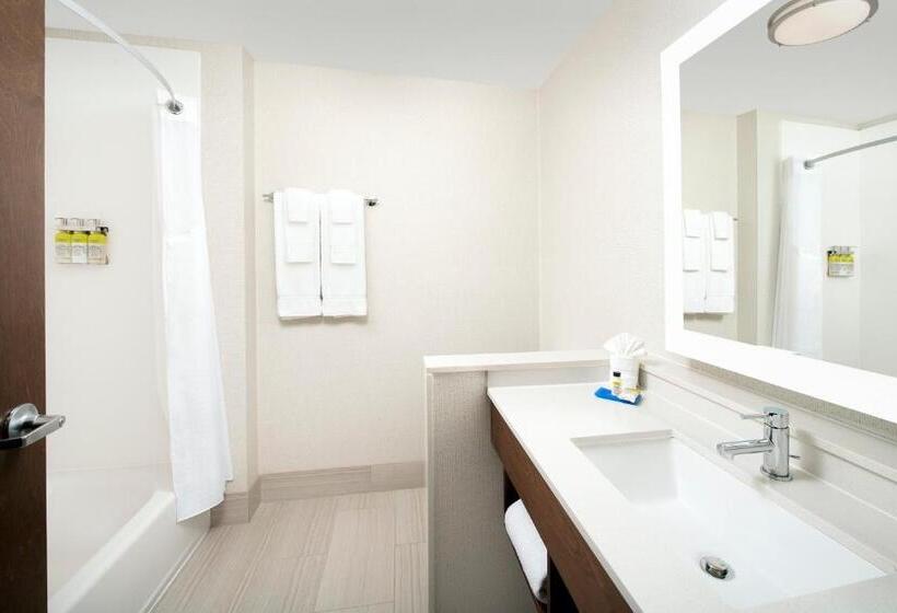 Люкс, Holiday Inn Express & Suites Kingsland I 95 Naval Base Area, An Ihg