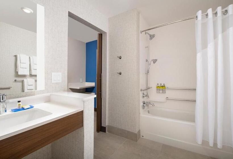 Номер Стандарт Адаптированный для Инвалидов, Holiday Inn Express & Suites Kingsland I 95 Naval Base Area, An Ihg