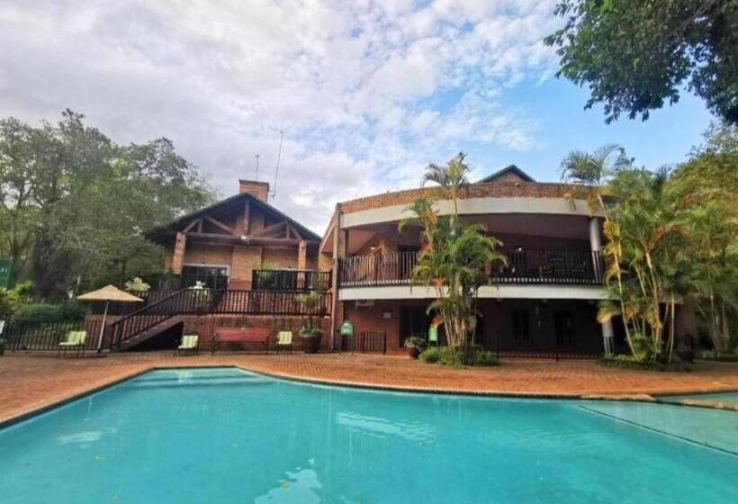 غرفة قياسية رباعية, Greenway Woods Resort