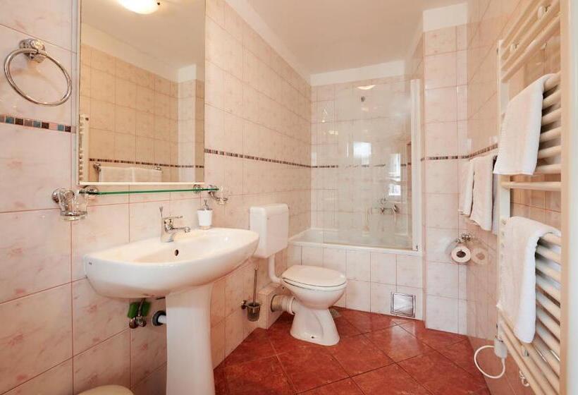 דירת חדר, Apartments And Rooms Jare   In Old Town