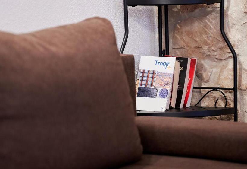Апартаменты 1 Спальня, Apartments And Rooms Jare   In Old Town