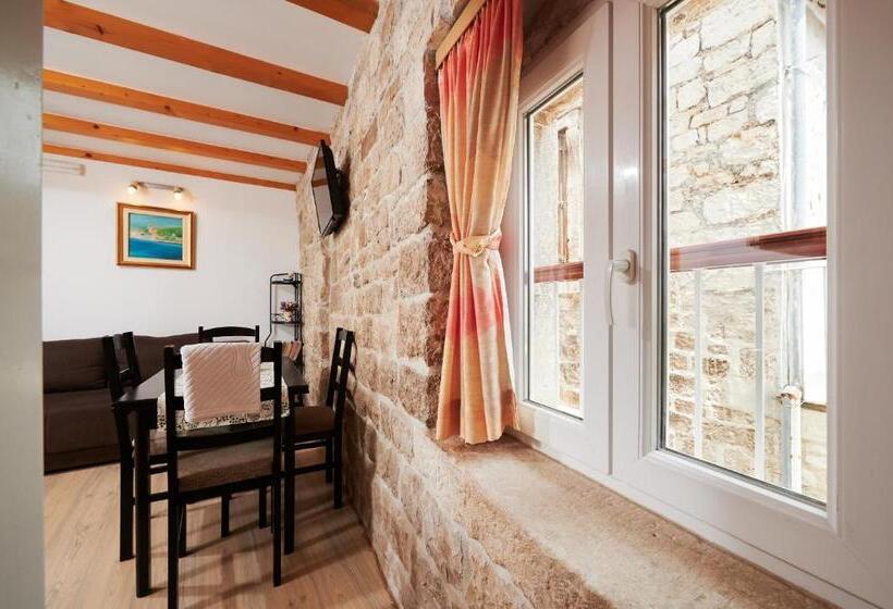 דירת חדר, Apartments And Rooms Jare   In Old Town