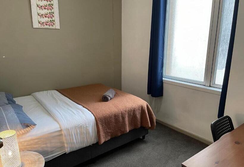 חדר אקונומי, Summer Inn City