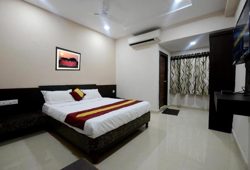 Номер Deluxe, Dwaraka Inn